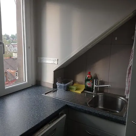 Gemuetliche Dachwohnung Homestay *