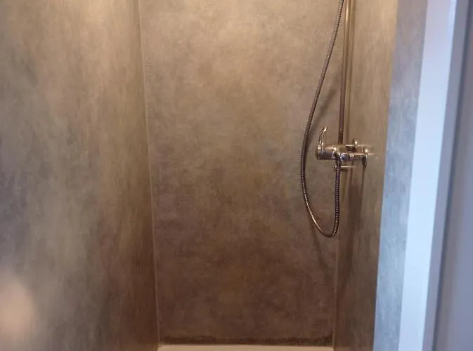 Gemuetliche Dachwohnung בית אירוח