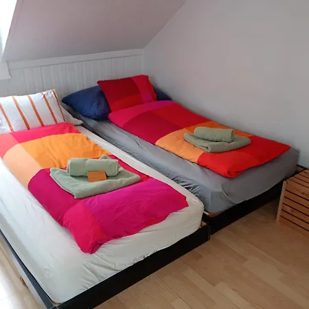 Accommodatie bij particulieren Gemuetliche Dachwohnung *